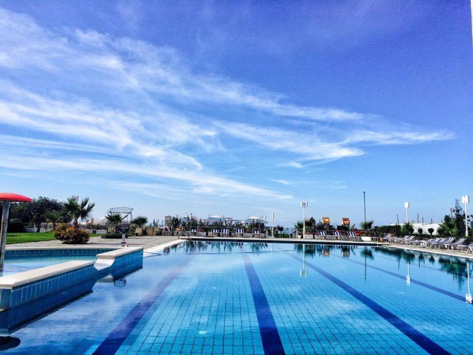 Hotel Bleart Shkallnur Bagian luar foto