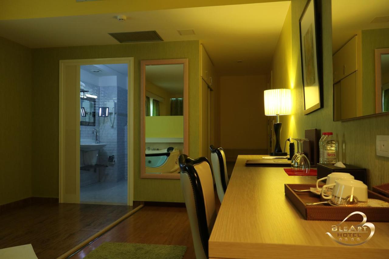 Hotel Bleart Shkallnur Bagian luar foto