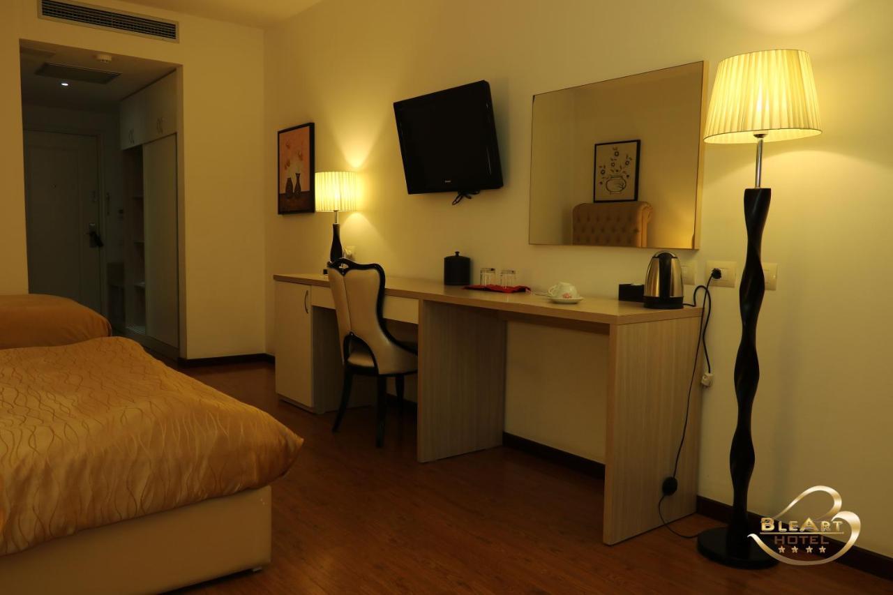 Hotel Bleart Shkallnur Bagian luar foto