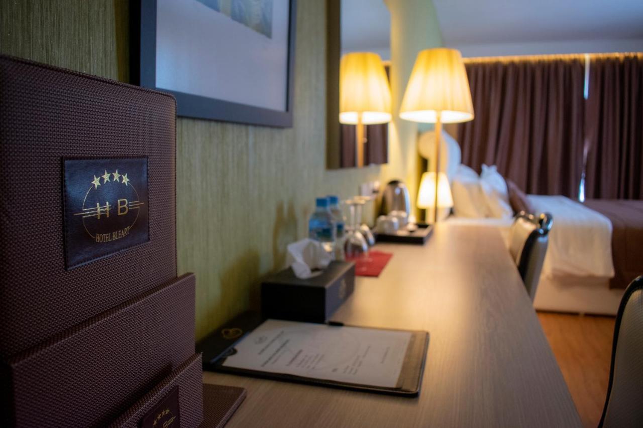 Hotel Bleart Shkallnur Bagian luar foto