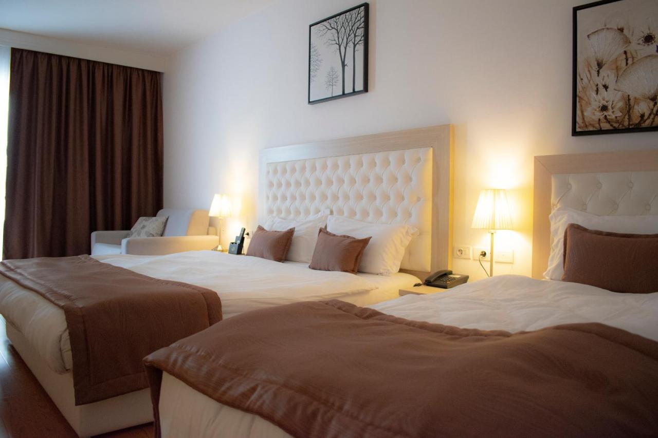 Hotel Bleart Shkallnur Bagian luar foto